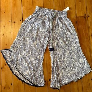 Anthro NWT crop pants